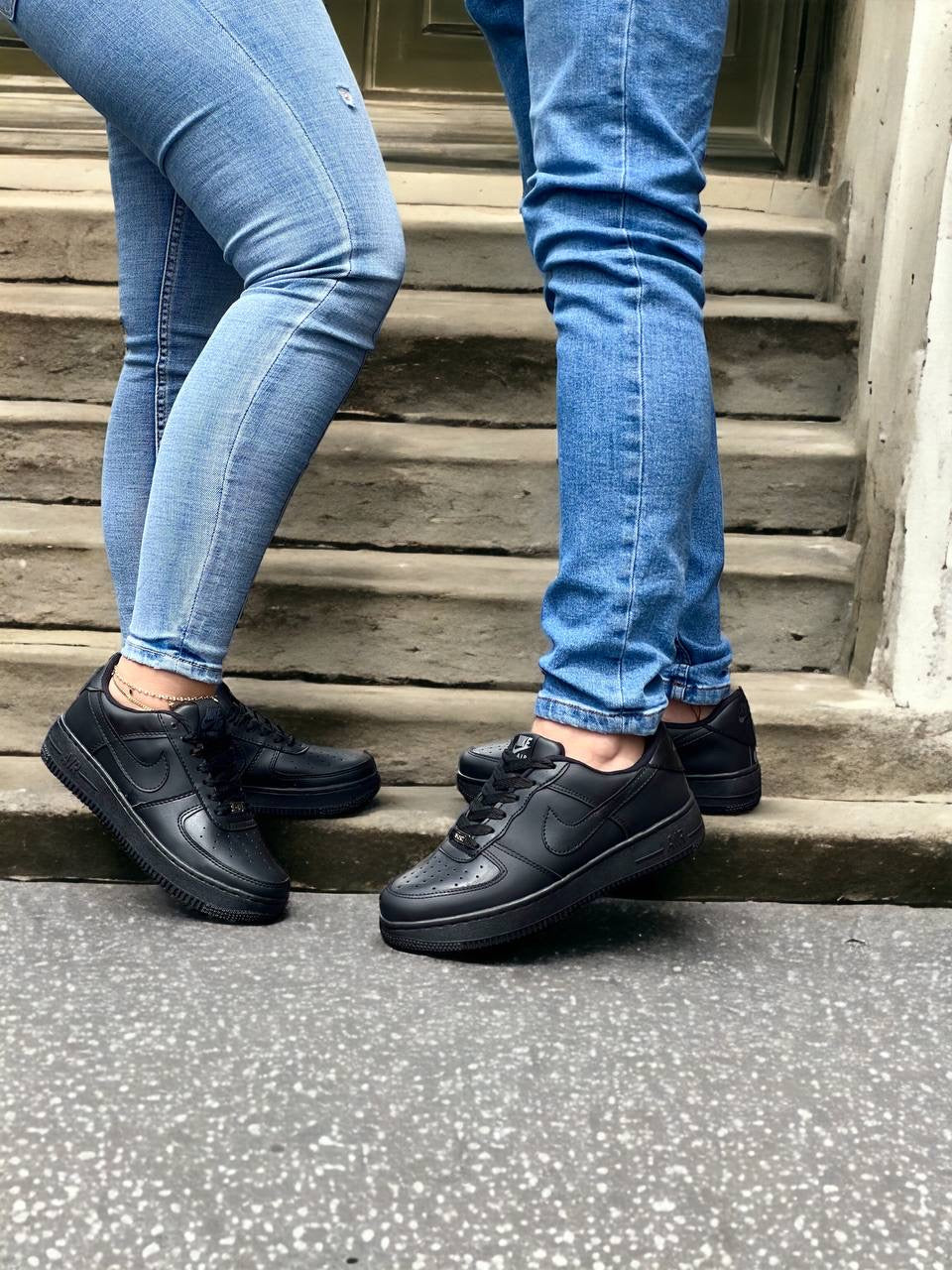 NIKE AIR FORCE ONE NEGRO - UNISEX